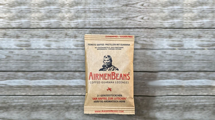 Opakowanie pastylek kofeinowych AirmenBeans z guaraną (21 g), widok z przodu