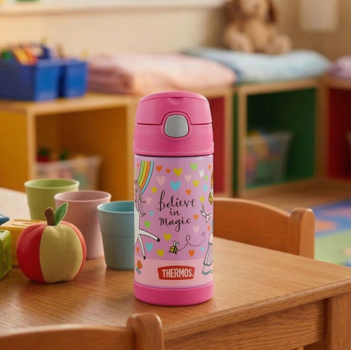 Thermos napojowy dla dzieci 355 ml - przykład użycia - jednorożec - front 12001N