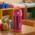 Thermos napojowy dla dzieci 355 ml - przykład użycia - różowy - front 120013