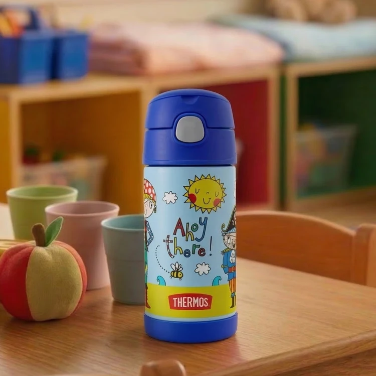 Thermos napojowy dla dzieci 355 ml - przykład użycia - pirat 12001L